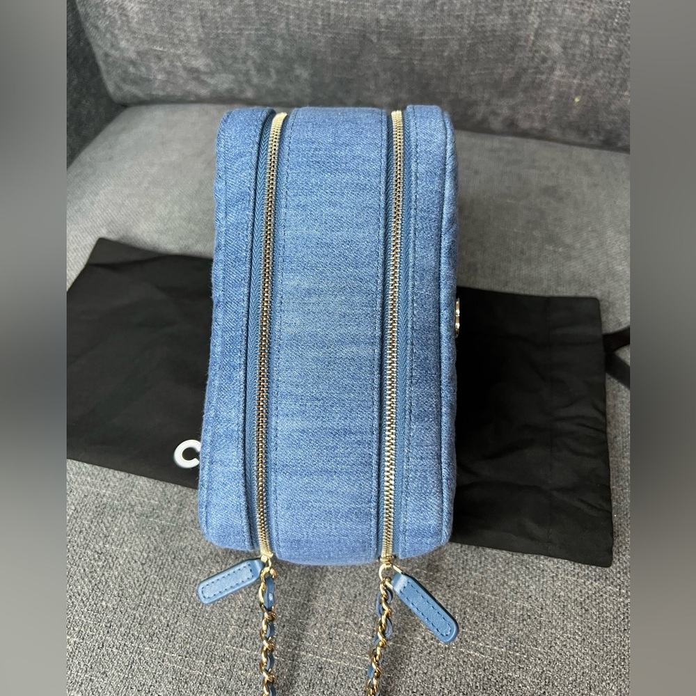 CHANEL CC denim Double Zip Vanity Case - Picture 10 of 14